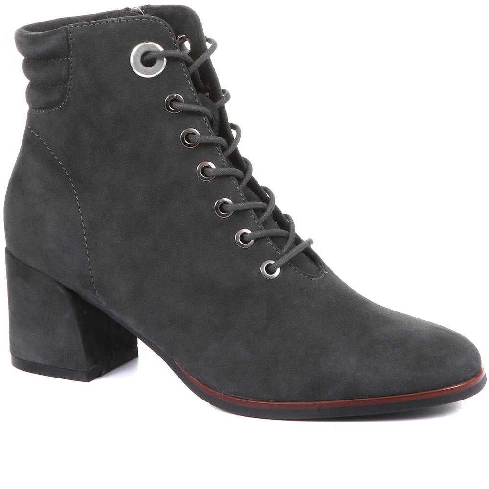 Vania Lace Up Suede Ankle Boots - SINO34515 / 320 500