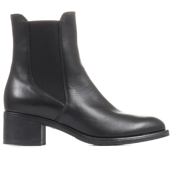 Doria Heeled Leather Chelsea Boots - DORIA / 322 365 from Jones Bootmaker