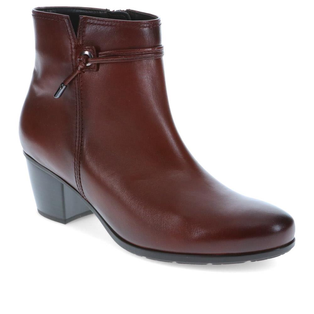 Zip-Up Leather Ankle Boots - GAB40528 / 326 334