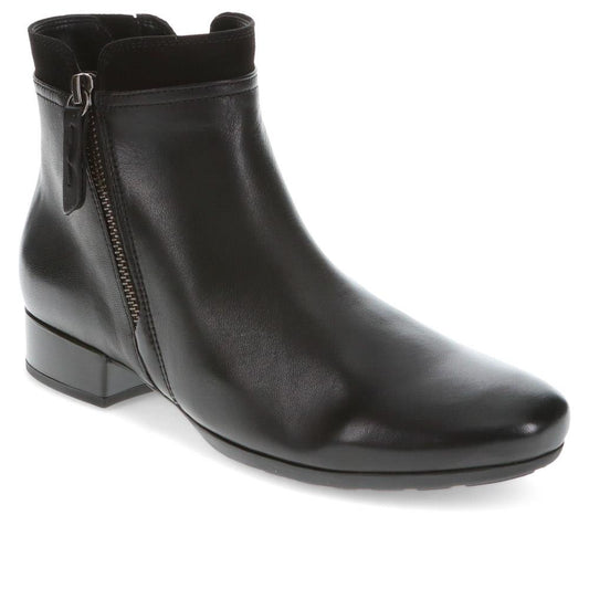 Zip-Up Leather Ankle Boots - GAB40532 / 326 338